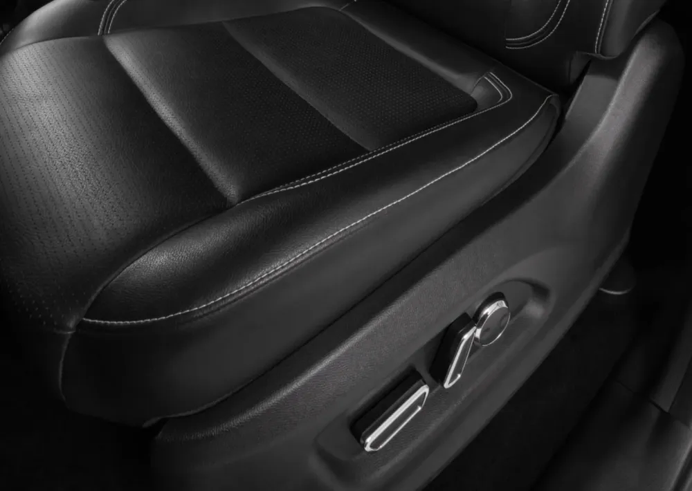 Fiat Titano con asientos de cuero